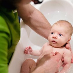 Everything you need to know about your baby's bath. Give him a pleasant experience every time!