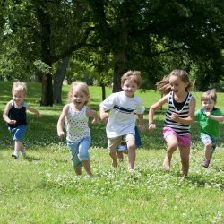 Vara este anotimpul preferat al copiilor. Incurajati copiii cu spirit liber alegand hainute lejere si confortabile de la Liloo!