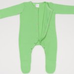 Salopeta maneca lunga si pantaloni cu botosei irish green uni - inchidere frontala | liloo