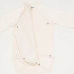 Cream organic cotton side-snaps long-sleeve bodysuit with gloves | liloo