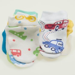 Little gloves for newborn babies