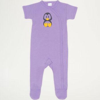 Salopetă mânecă scurtă și pantaloni cu botoșei violet imprimeu pinguinul Tux | liloo