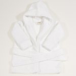 Fluffy white organic cotton bathrobe for babies | liloo