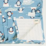 Aqua organic cotton double layer blanket with penguins print | liloo