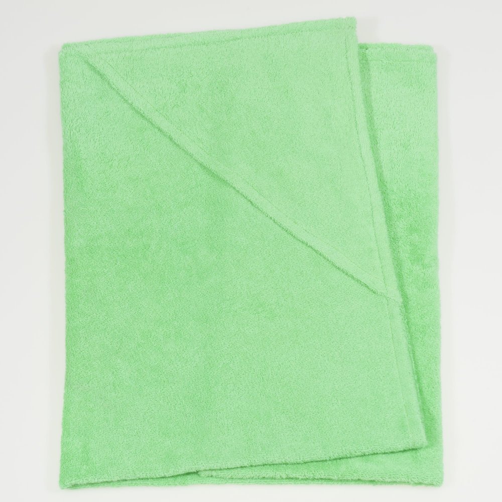 Green large towel with organic cotton hood | liloo