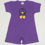 Salopeta maneca scurta si pantaloni scurti mov deep lavender imprimeu pinguinul Tux | liloo