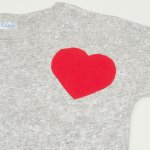 Grey short-sleeve tee with heart  | liloo