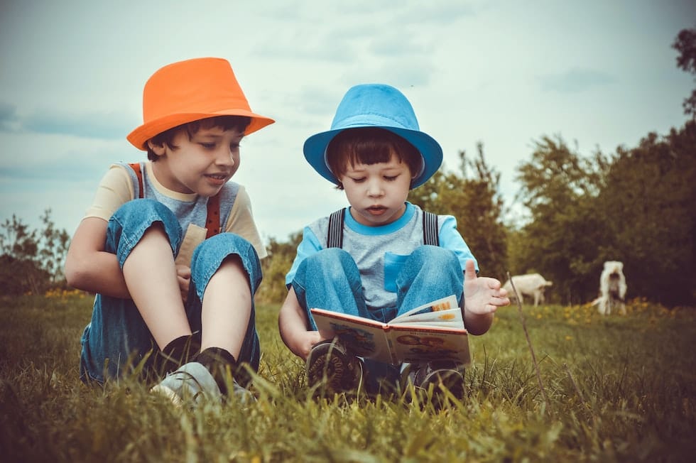 Children telling stories 1